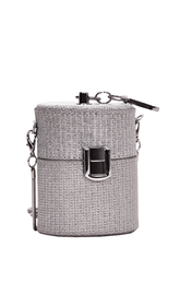 Kleine Beuteltasche mit Lippenstift.